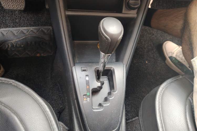 Used Toyota YARiS L Zhi Xiang 2019 1.5E CVT Dynamic Edition China VI compliant Gear Lever