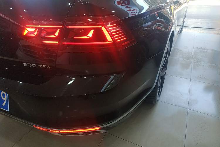 Used Volkswagen Magotan 2023 2 Million Units Limited Edition 330TSI DSG Leading Version