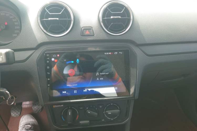 Used Volkswagen Jetta 2017 1.4L Manual Fashion Edition Audio And AC Panel