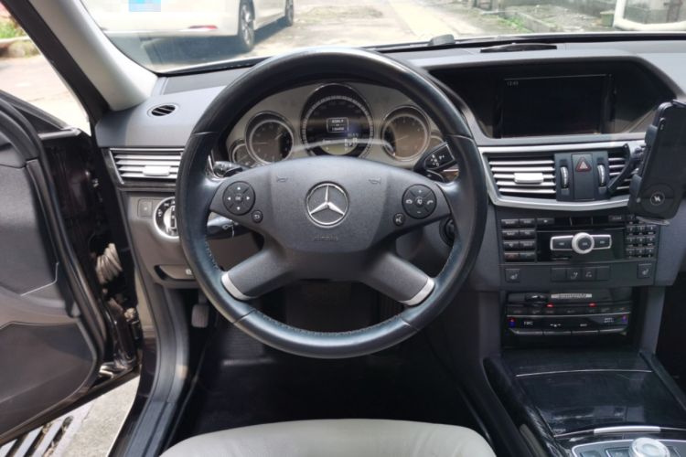 Used Mercedes-Benz E-Class 2012 E 260 L CGI Fashion Model Steering Wheel