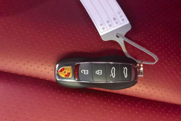 Used Porsche 718 2022 Cayman 2.0T
