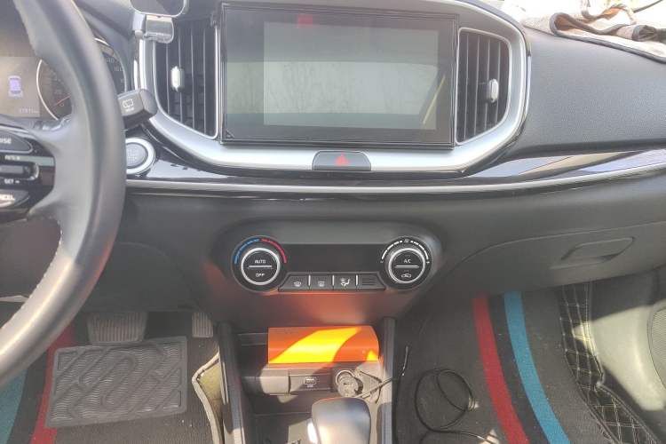 Used Kia kx1 Stonic 2021 1.4L CVT Fun & Sunroof Model