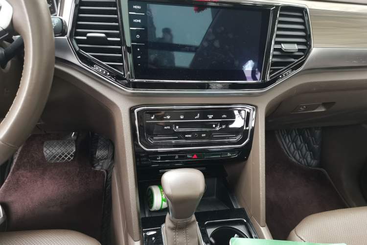 Used Volkswagen Viloran 2020 380TSI Prestige Edition Audio And AC Panel