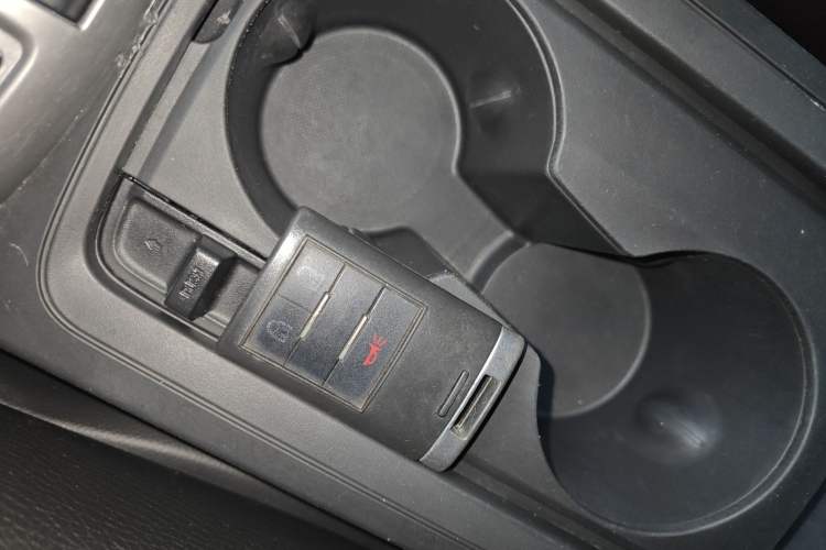 Used Chevrolet Captiva 2015 2.4L 4x4 Flagship Edition 7-Seater