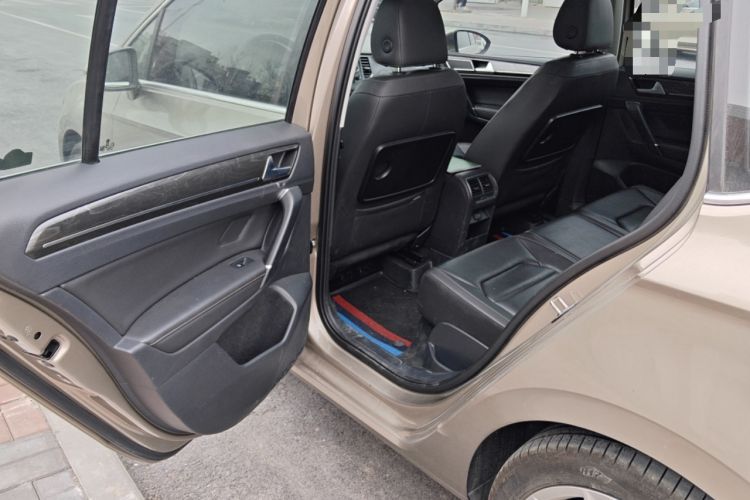 Used Volkswagen Golf Sportsvan 2016 280TSI Automatic Luxury Model Left Rear Seat