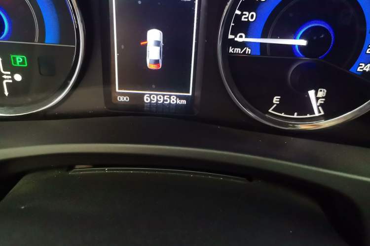 Used Toyota Corolla 2017 Revised Dual-Engine 1.8L E-CVT Elite Edition Odometer Close Up