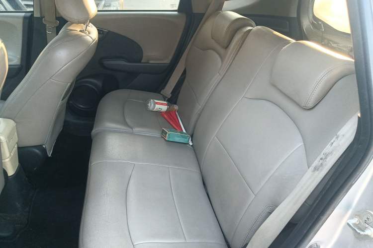 Used Honda Fit 2011 1.3L automatic comfort version
