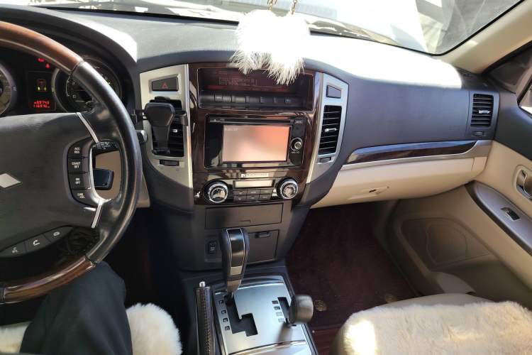 Used Mitsubishi Pajero 2018 V97 3.8L 5-Door GLS Sunroof – Middle East
