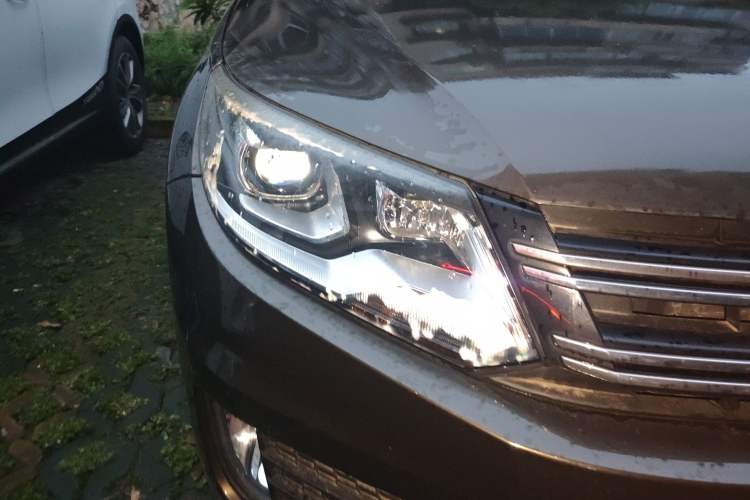 Used Volkswagen Tiguan 2013 1.8TSI Automatic Two-Wheel Drive Luxury Model Right Front Headlight