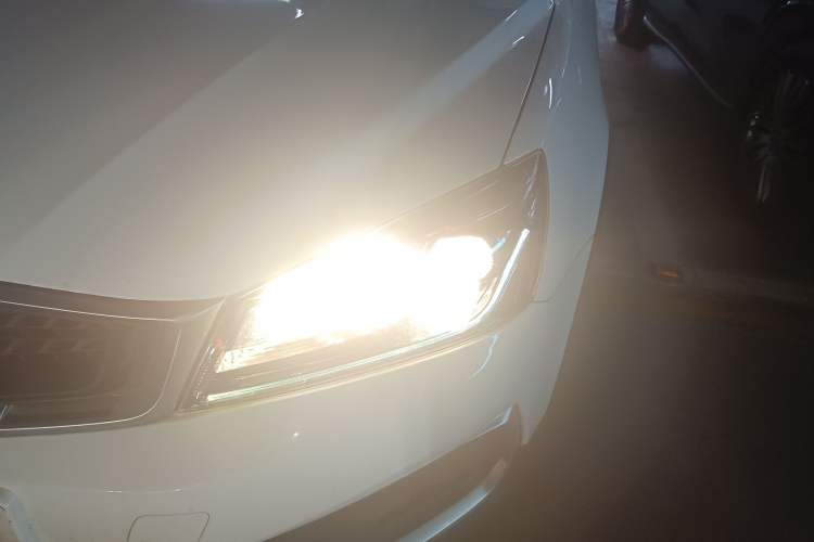 Used Geely Auto Vision S1 2019 Upgraded Model 1.5L CVT Luxury Version Left Front Headlight