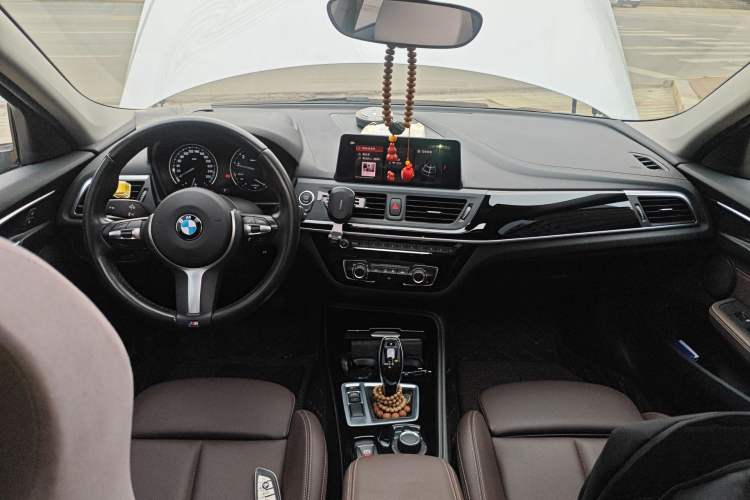 Used BMW 1 Series 2020 120i M Sport Package Center Console