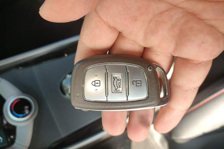 Used Hyundai Elantra (5th Generation / Langdong) 2016 1.6L Automatic Prestige Model