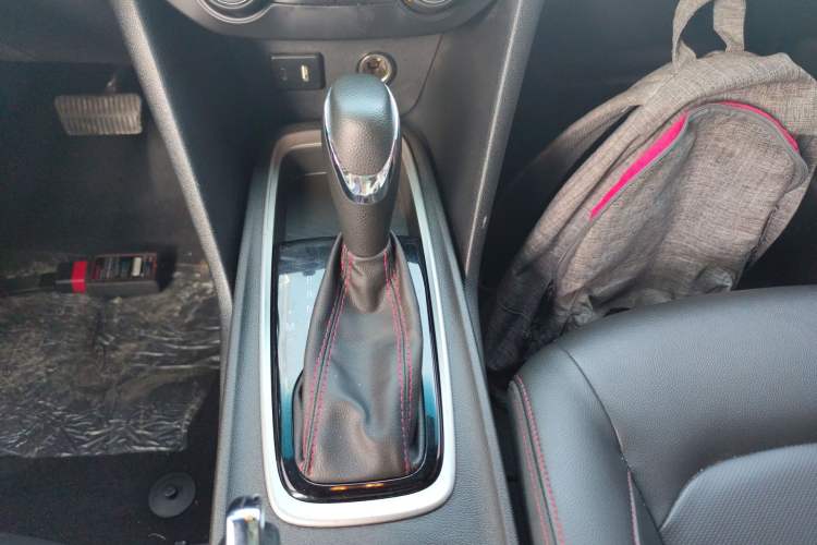 Used Chevrolet Monza 2020 Light Hybrid RS 330T Automatic Comfort Edition Gear Lever