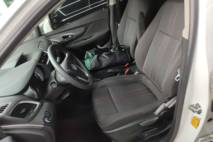 Used Buick Encore 2015 1.4T Automatic Two-Wheel Drive Urban Elite Version Left Front Seat