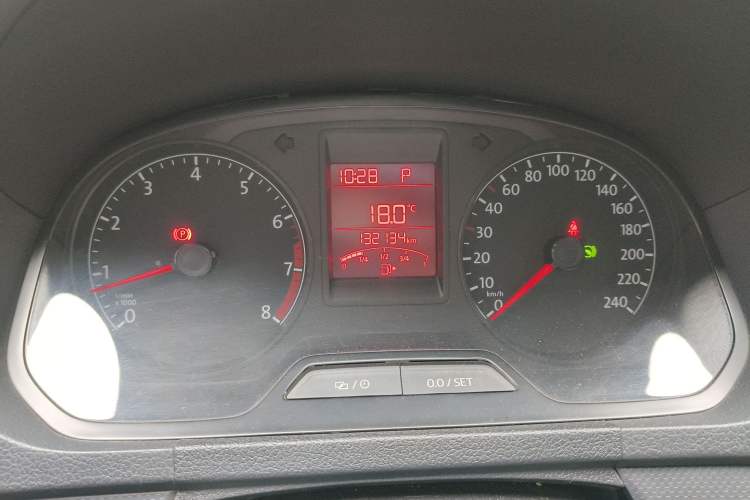 Used Volkswagen Jetta 2015 Value Edition 1.6L Automatic Fashion Version Instrument Cluster