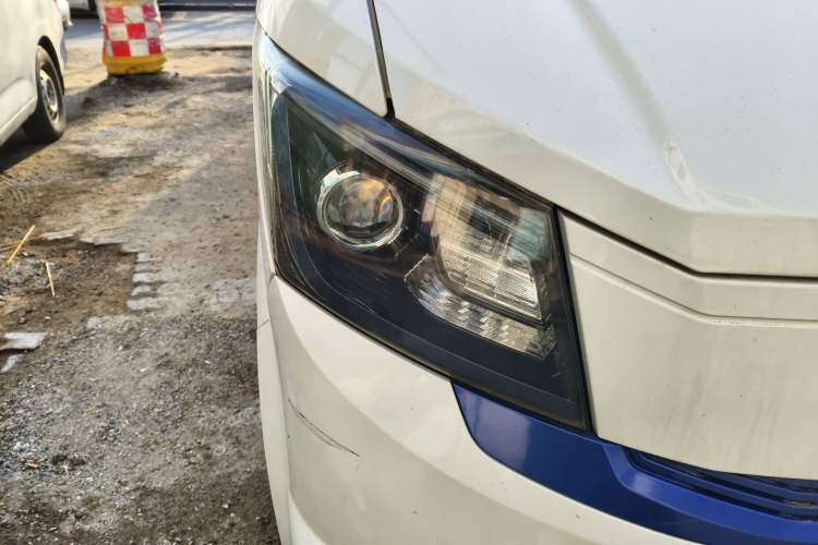 Used Dongfeng Yufeng EM27 2024 EM27 EVE Energy 41.86 kWh Right Front Headlight