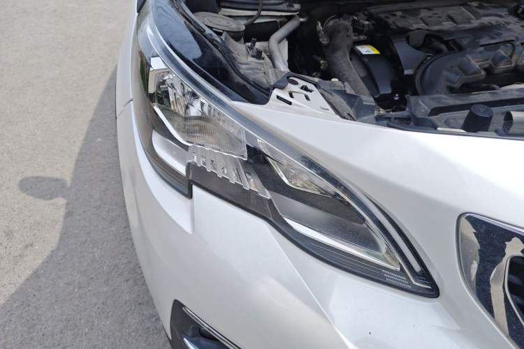 Used Peugeot 4008 2017 350THP Elite Edition Right Front Headlight