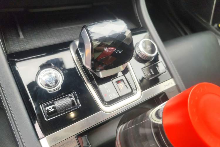 Used Jaguar XFL 2022 XFL 2.0T P250 Two-Wheel-Drive Prestige Luxury Edition
