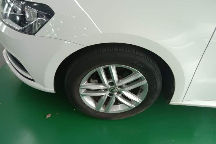 Used Volkswagen Gran Lavida 2017 180TSI DSG Comfort Edition Left Front Wheel Hub