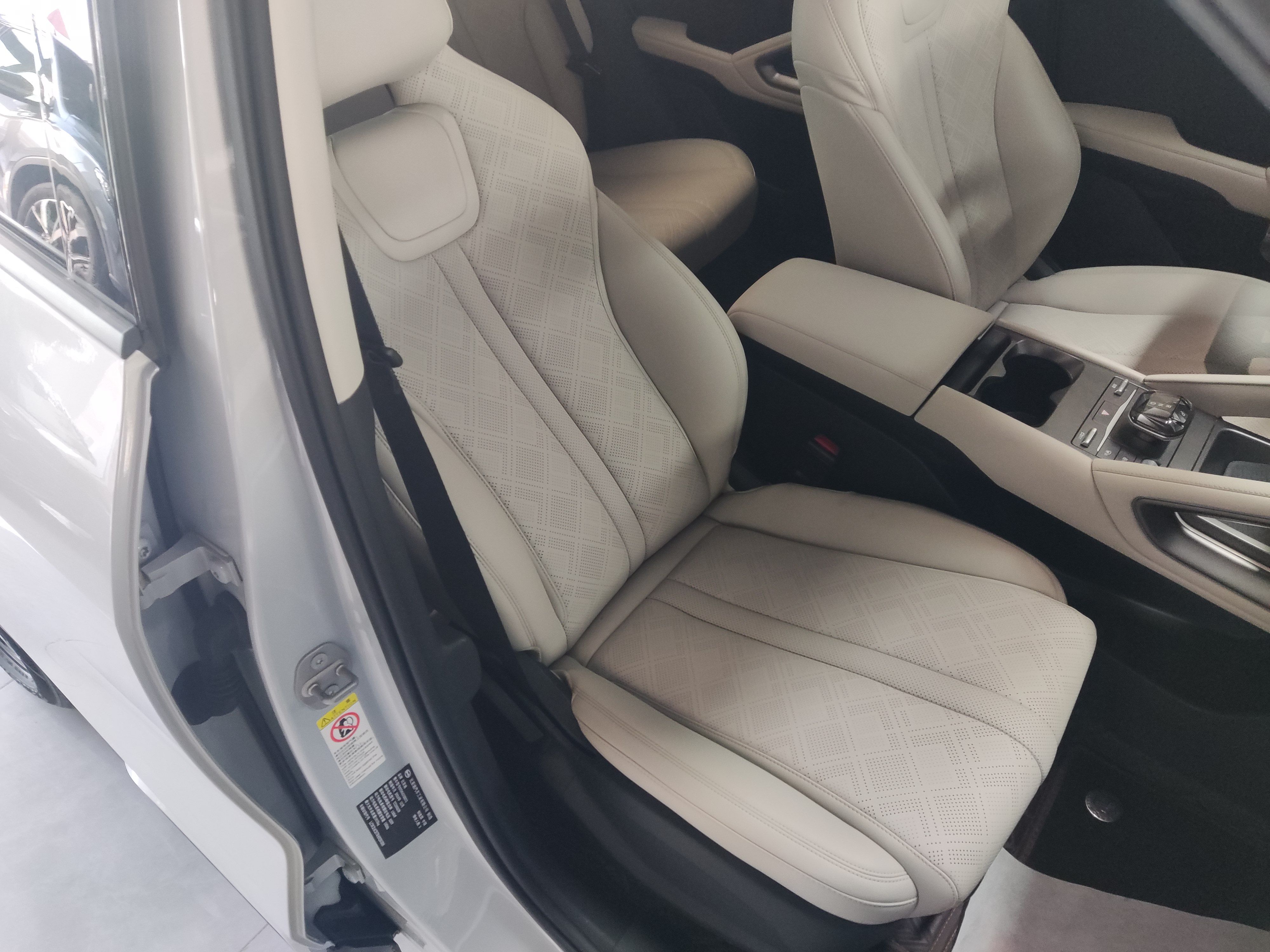 BYD Yuan UP 2024 401 km Active Version — снимка 19