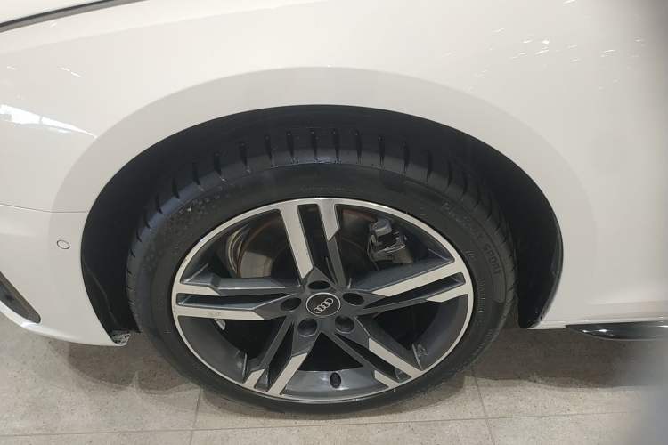 Used Audi A4L 2022 40 TFSI Luxury Dynamic Model
