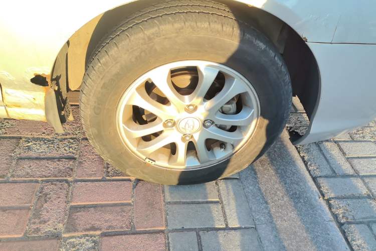 Used Hyundai Elantra 2007 1.6L Manual Comfort Model Right Front Wheel Hub