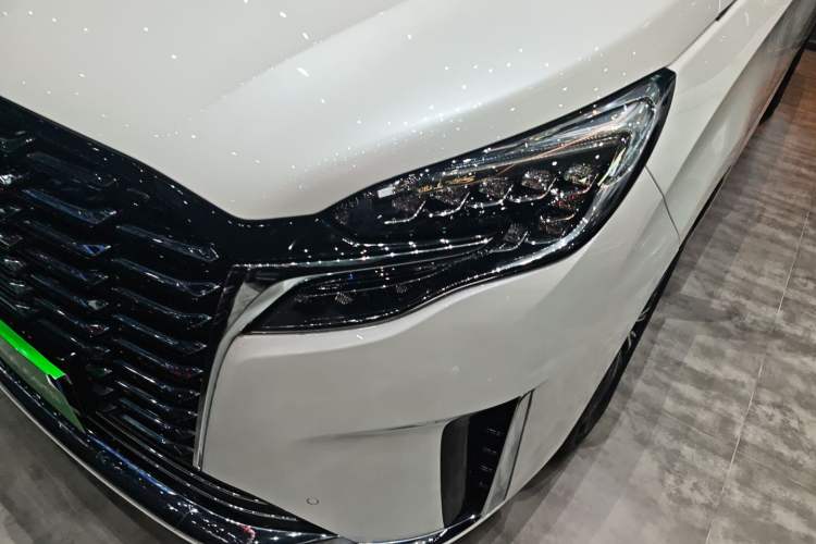 Used Buick GL8 2023 ES Lu Zun Flagship Model
