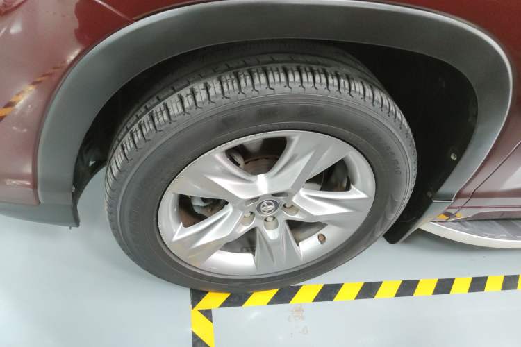 Used Toyota Highlander 2018 2.0T Four-Wheel Drive Luxury Edition 7 Seats China V Emission Standard