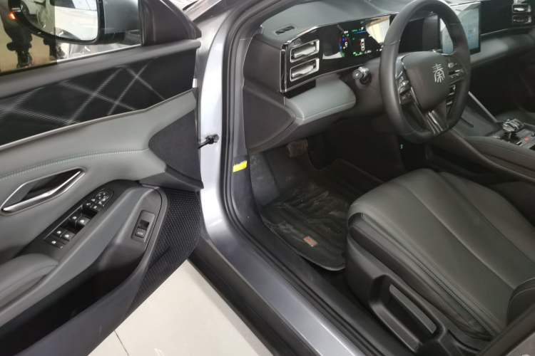 Used BYD Qin L 2024 DM-i 80KM Leading Model Driver Seat