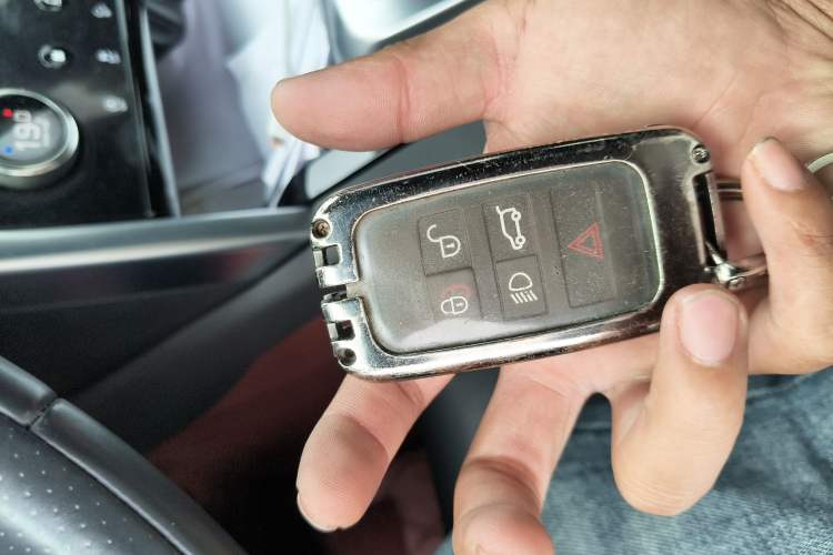 Used Land Rover Discovery Sport New Energy 2022 P300e Performance Tech Edition
