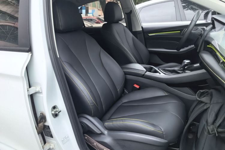 Used Roewe i5 2021 1.5L CVT Black Gold Edition