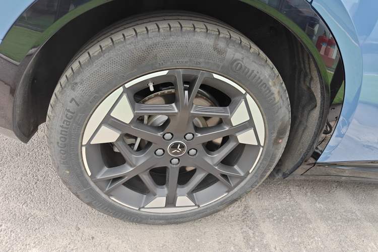 Used Hongqi Tiangong 06 2025 660 4x4 Smart Selection Edition Right Rear Wheel Hub