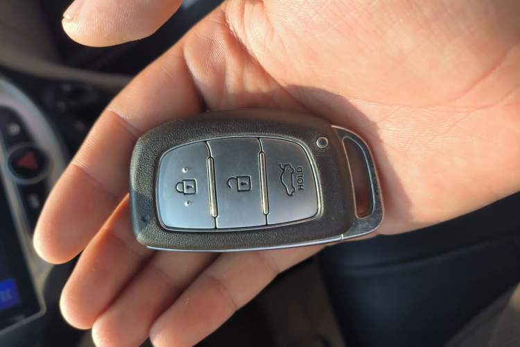 Used Hyundai Verna (older generation) 2014 1.4L Automatic Leading-Edge GLX
