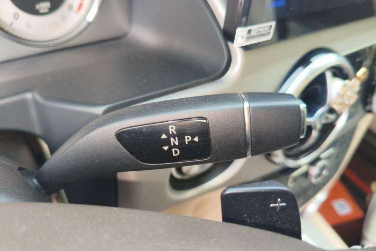 Used Mercedes-Benz GLK-Class 2013 Facelift GLK 300 4MATIC Fashion Edition