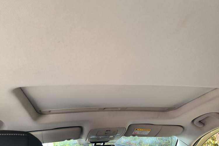 Used Roewe i5 2019 1.5L Automatic 4G Connected Langhao Edition Headliner