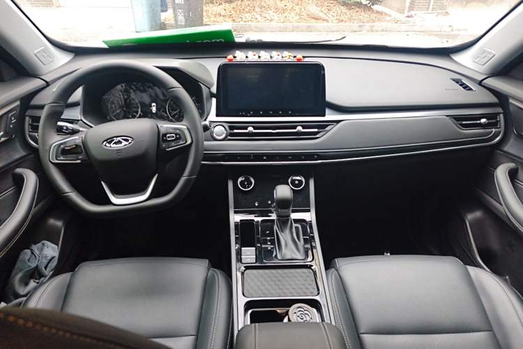 Used Chery Tiggo 5x 2025 1.5L CVT Excellence Edition Center Console