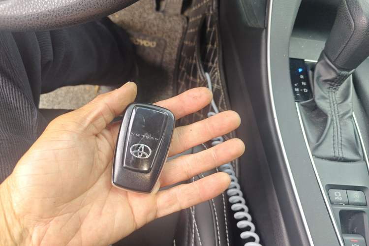 Used Toyota Avalon 2019 2.0L Ambition Edition China VI