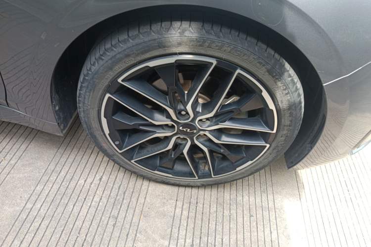 Used Kia K5 2021 380T GT-Line Flagship Edition Right Front Wheel Hub