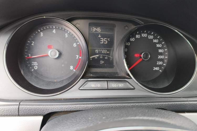 Used Volkswagen Lavida 2015 1.6L Manual Comfort Edition