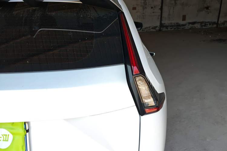 Used GAC Trumpchi EMKOO 2022 1.5T Supernova Pro Edition Right Rear Taillight