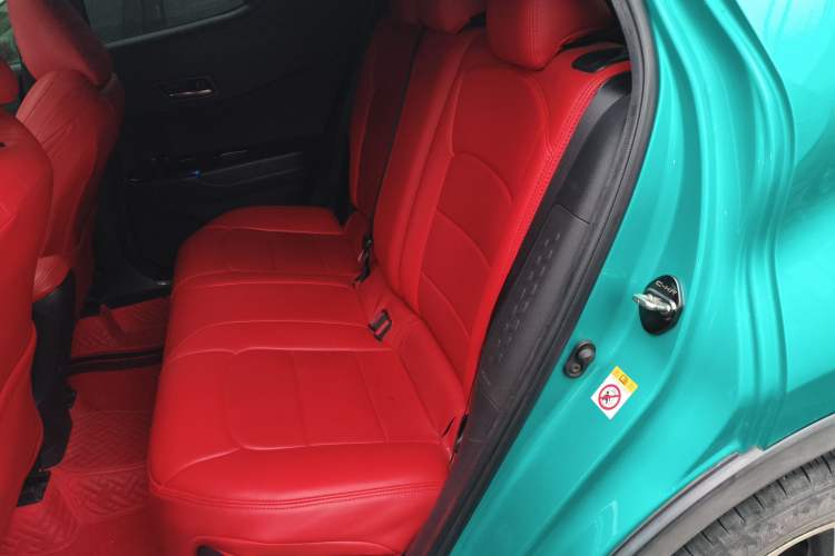 Used Toyota C-HR 2018 2.0L Luxury Sunroof Version China VI Standard