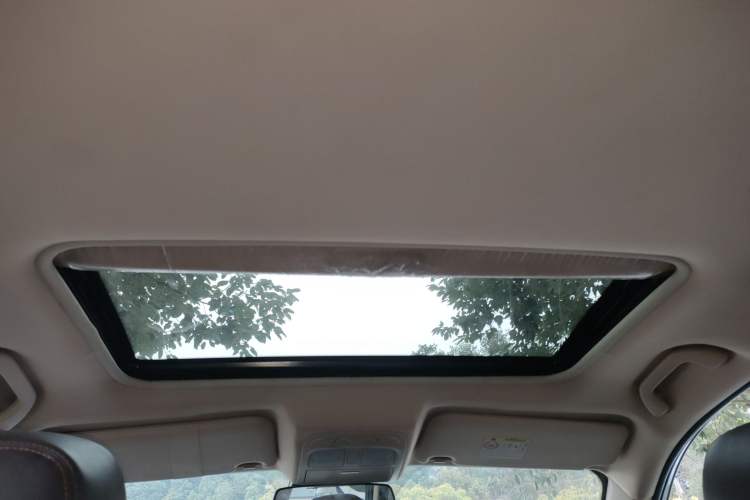 Used Yema T70 2016 Upgraded Model 1.5T Manual Luxury Version
