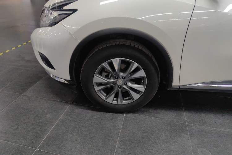 Used Nissan Murano 2021 2.5L XE Two-Wheel Drive Elite Edition Left Front Wheel Hub