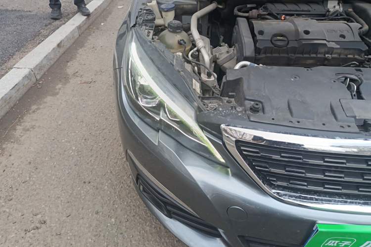 Used Peugeot 308 2016 1.6L Automatic Luxury Edition Right Front Headlight