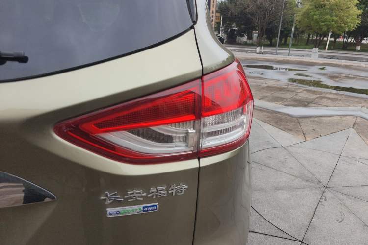 Used Ford Kuga 2013 2.0L GTDi Four-Wheel-Drive Elite Model
