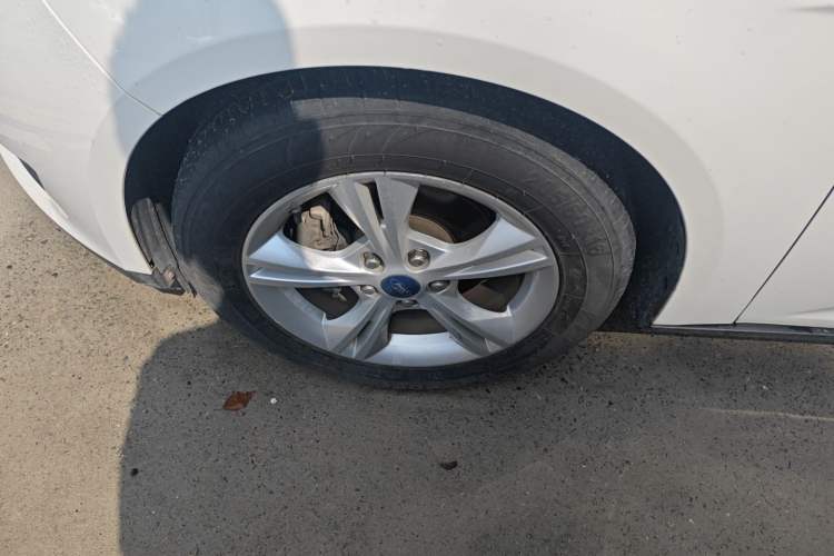 Used Ford Focus 2018 Sedan Classic 1.6L Manual Comfort Plus SmartDrive Edition Exterior 4