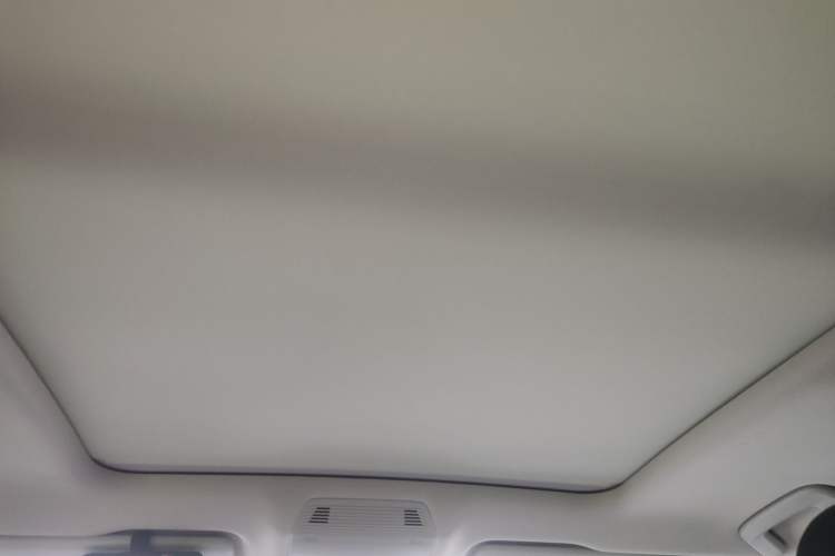 Used Volkswagen Tavendor 2023 330TSI Luxury Touring Edition Headliner