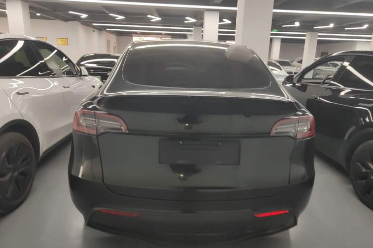 Used Tesla Model Y 2022 Long-Range All-Wheel-Drive Version
