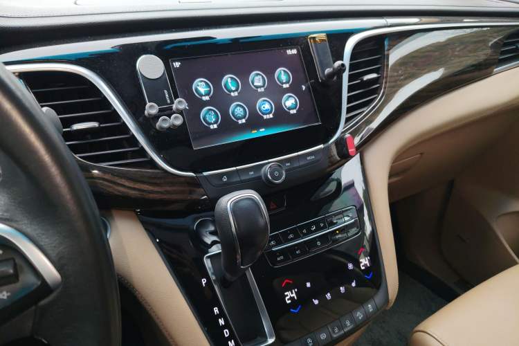 Used Buick GL8 2017 ES 28T Flagship Model China V Standard
