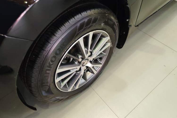 Used Toyota Levin 2016 Dual-Engine 1.8H GS E-CVT Elite Model with Sunroof
